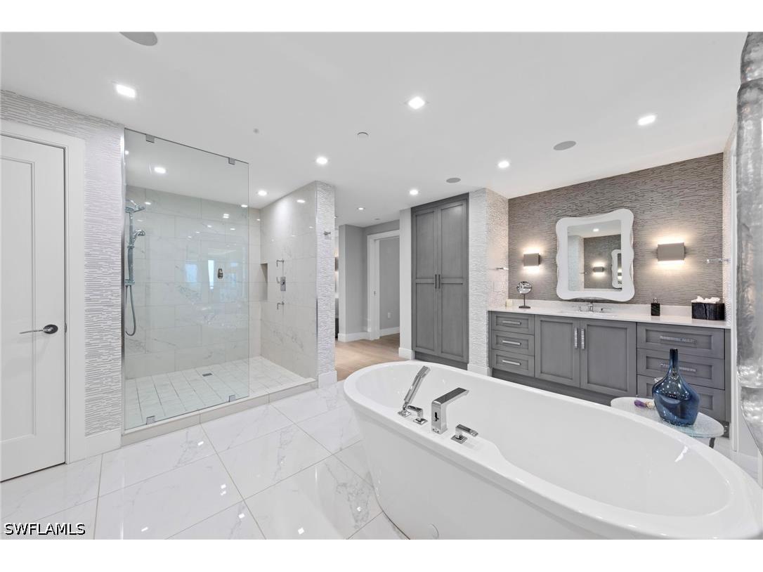 13915 Old Coast Road #1706 Naples FL 34110 226016991 image20