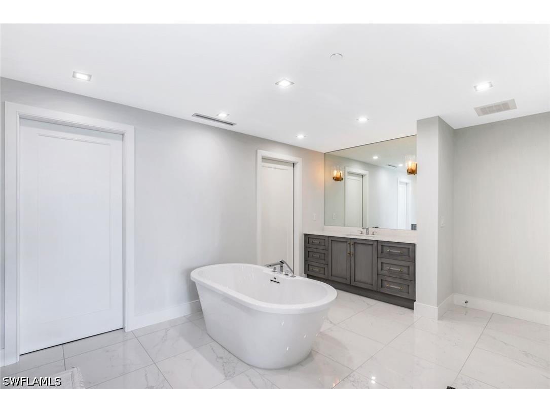 13915 Old Coast Road #502 Naples FL 34110 226019620 image12