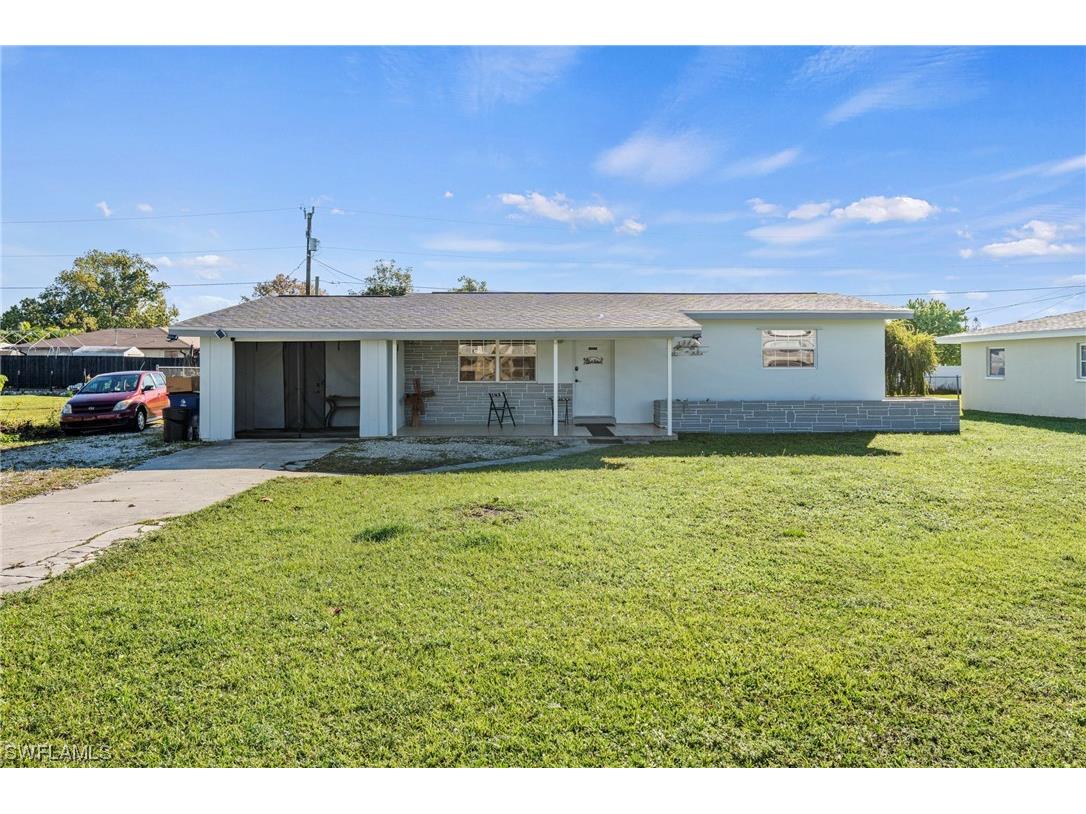 1392 Pine Avenue North Fort Myers FL 33917 224017934 image1