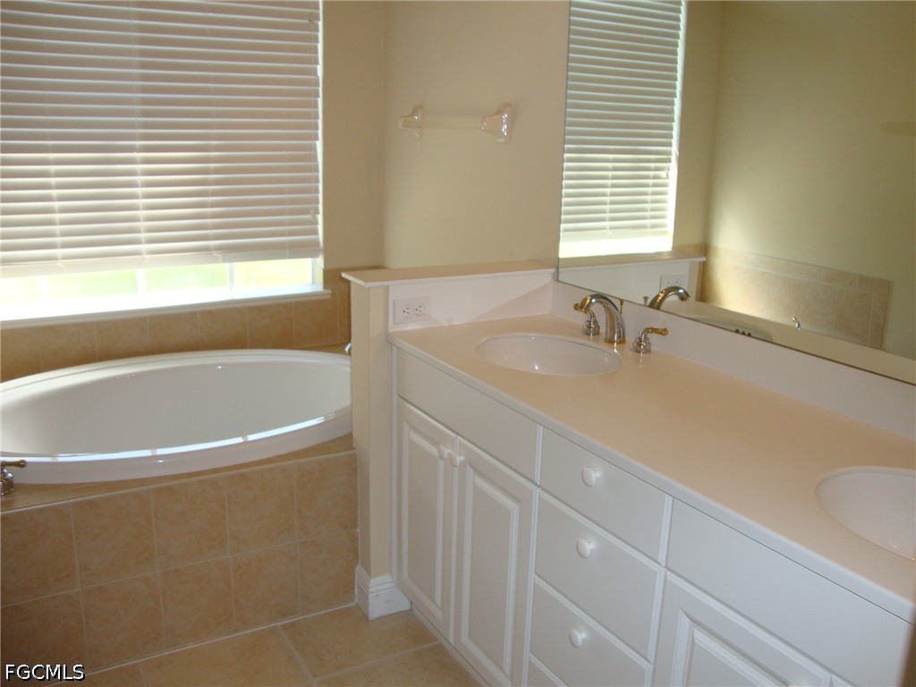 13942 Bently Circle Fort Myers FL 33912 2026017958 image9