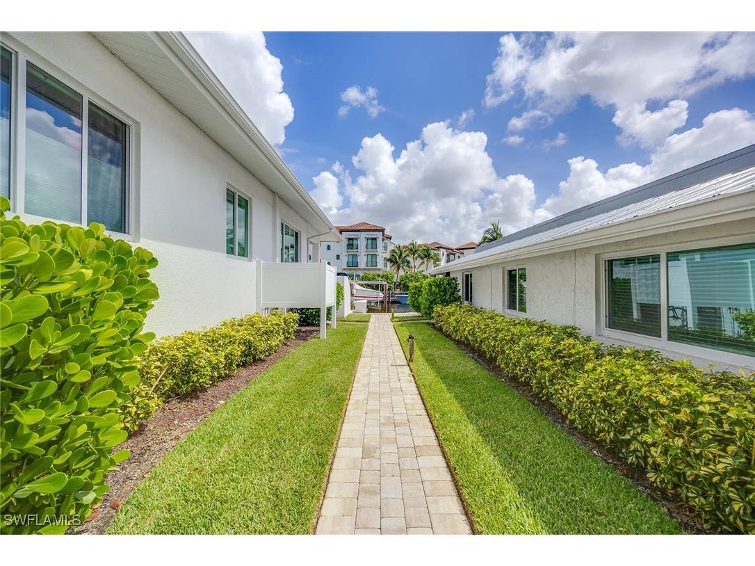 1395 Curlew Avenue #4-3 Naples FL 34102 225063402 image2
