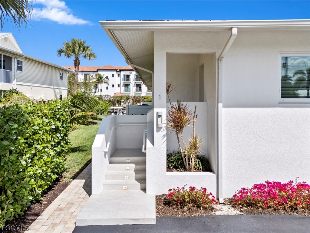 1395 Curlew Avenue #1 Naples FL 34102 2026011635 image1