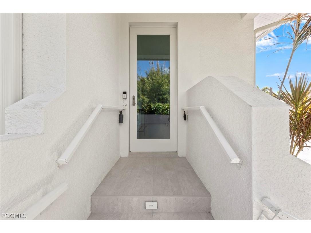 1395 Curlew Avenue #1 Naples FL 34102 2026011635 image2