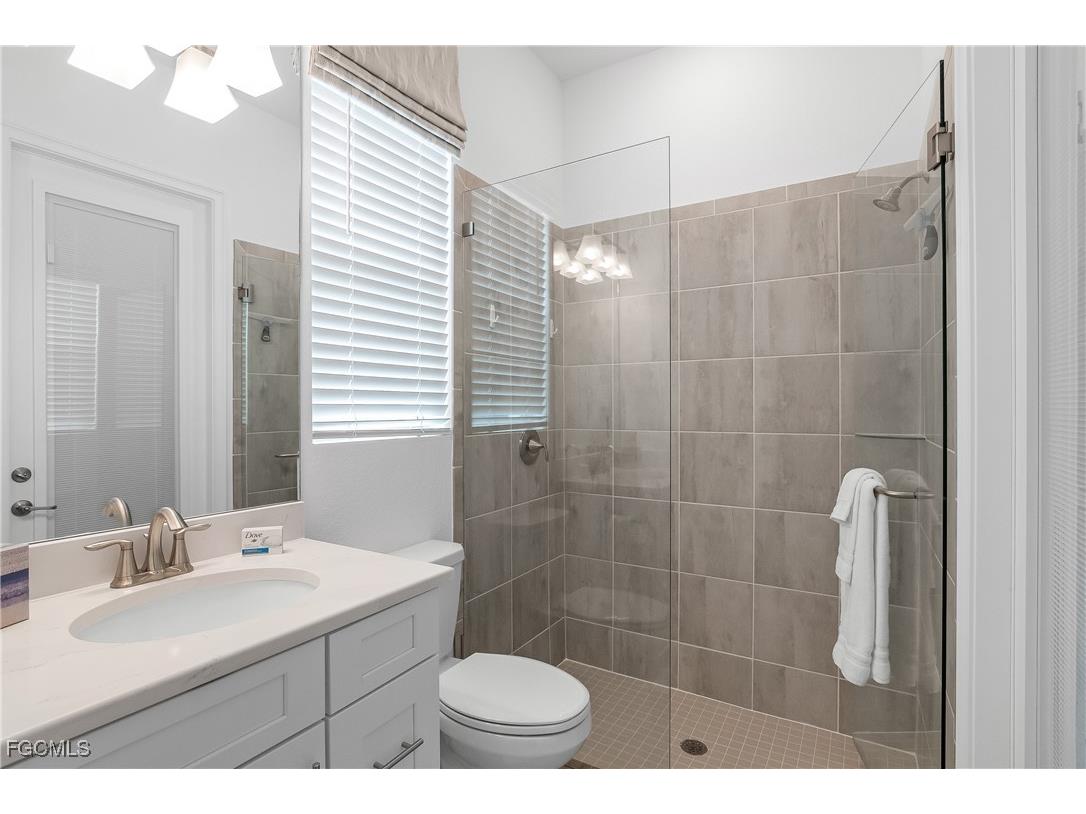 13974 Blue Bay Circle Fort Myers FL 33913 2025024124 image39