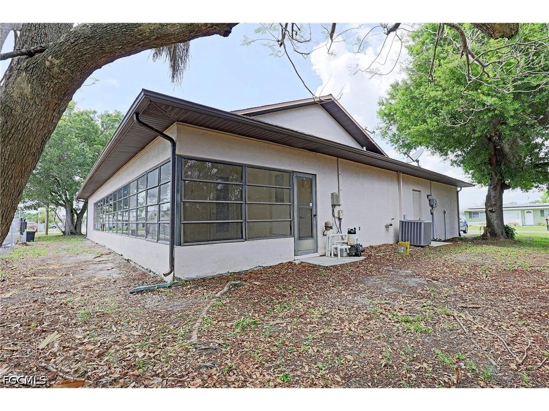 1398 Evalena Lane North Fort Myers FL 33917 2026017959 image20