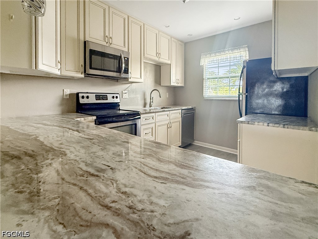 1398 Myerlee Country Club Boulevard Fort Myers FL 33919 2026017928 image2