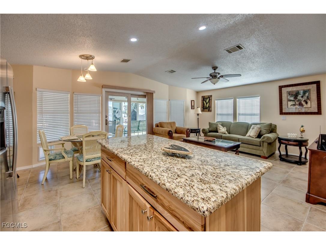 14 Nancy Lane Fort Myers Beach FL 33931 2025003352 image10