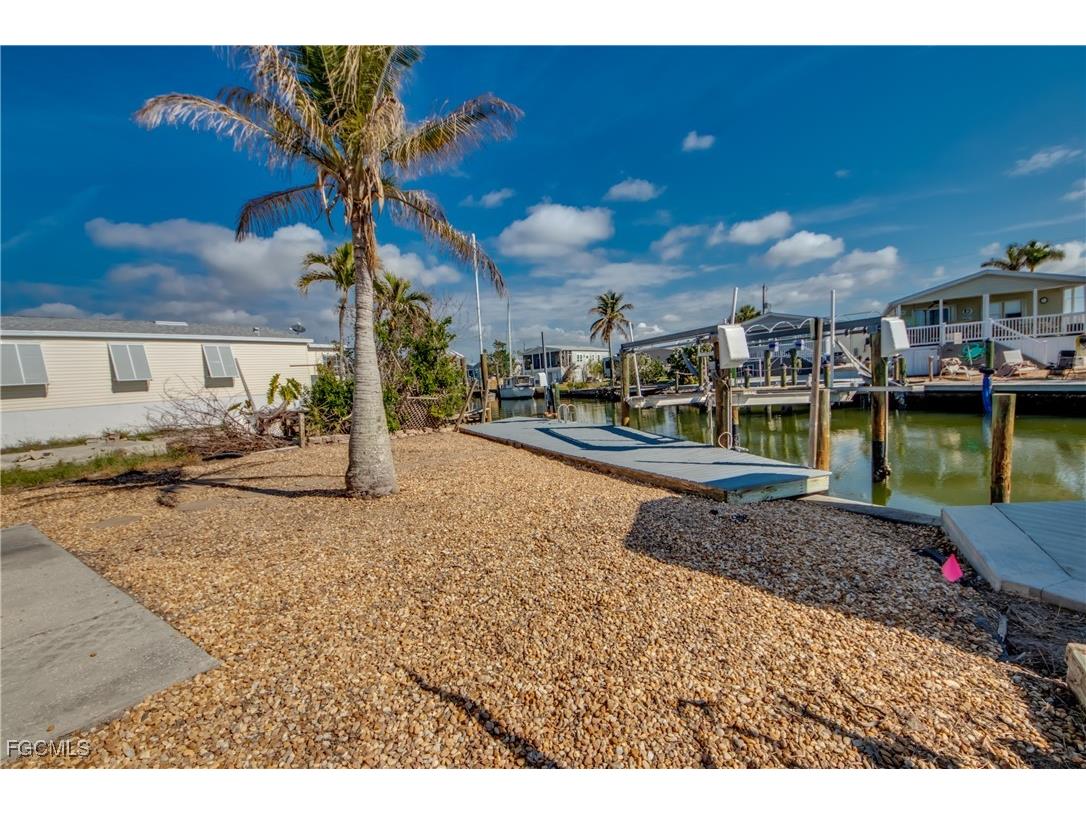 14 Nancy Lane Fort Myers Beach FL 33931 2025003352 image18
