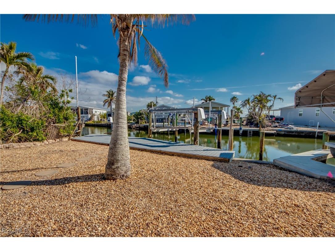 14 Nancy Lane Fort Myers Beach FL 33931 2025003352 image19