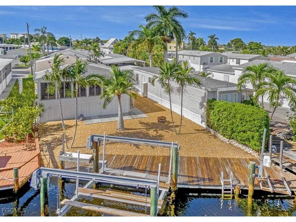 14 Nancy Lane Fort Myers Beach FL 33931 2025003352 image2