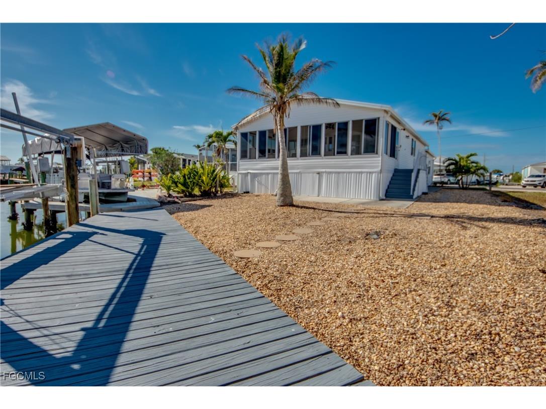14 Nancy Lane Fort Myers Beach FL 33931 2025003352 image20