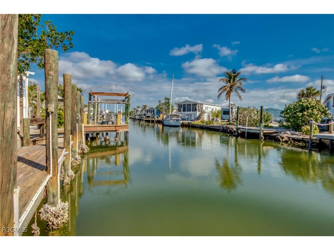 14 Nancy Lane Fort Myers Beach FL 33931 2025003352 image24
