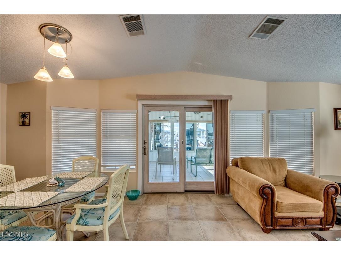 14 Nancy Lane Fort Myers Beach FL 33931 2025003352 image5