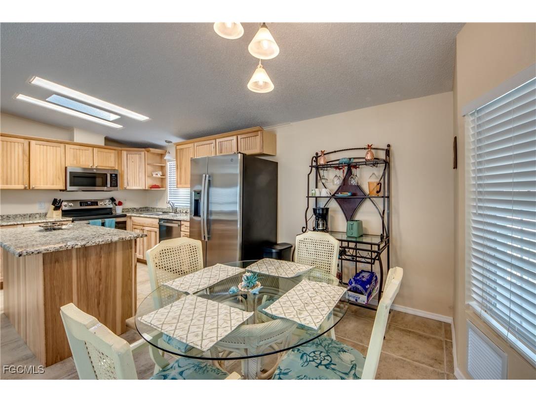 14 Nancy Lane Fort Myers Beach FL 33931 2025003352 image8