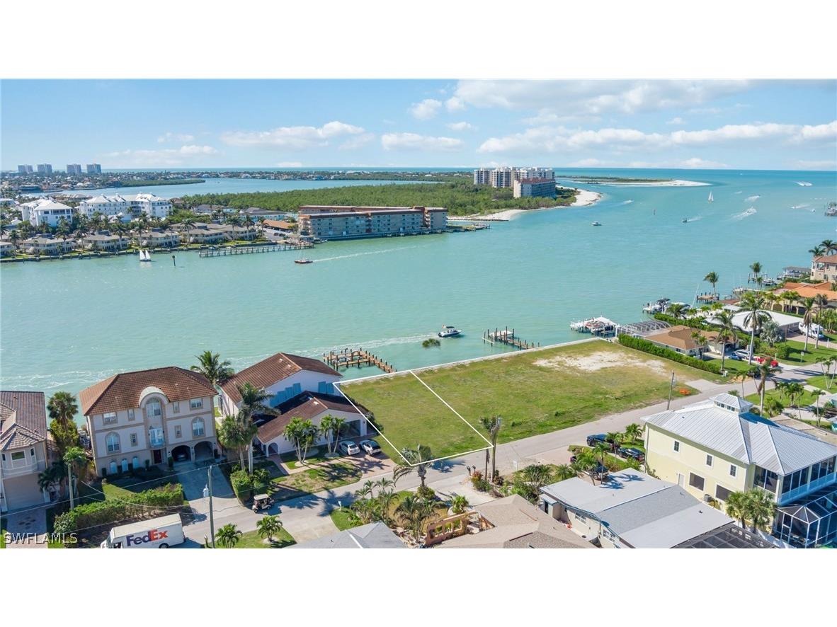 14 Pelican Street E Naples FL 34113 223002062 image1
