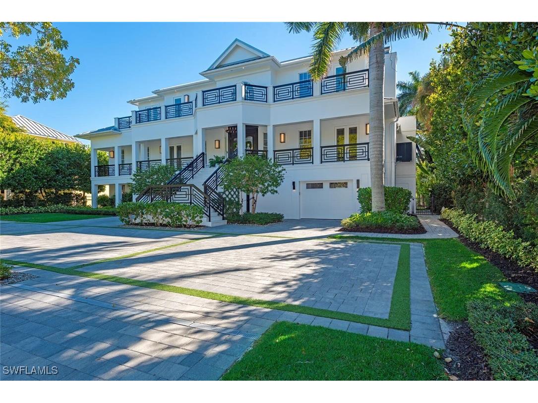 140 3rd Avenue S Naples FL 34102 226002046 image1