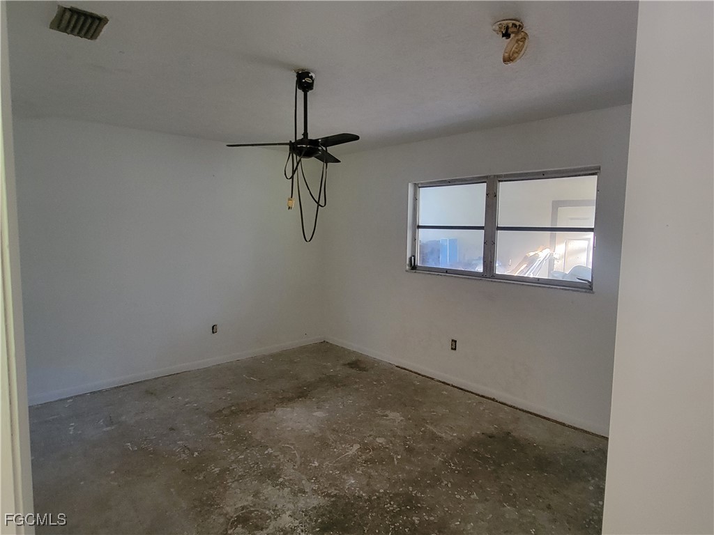 140 Fairview Avenue Fort Myers FL 33905 2025023219 image4