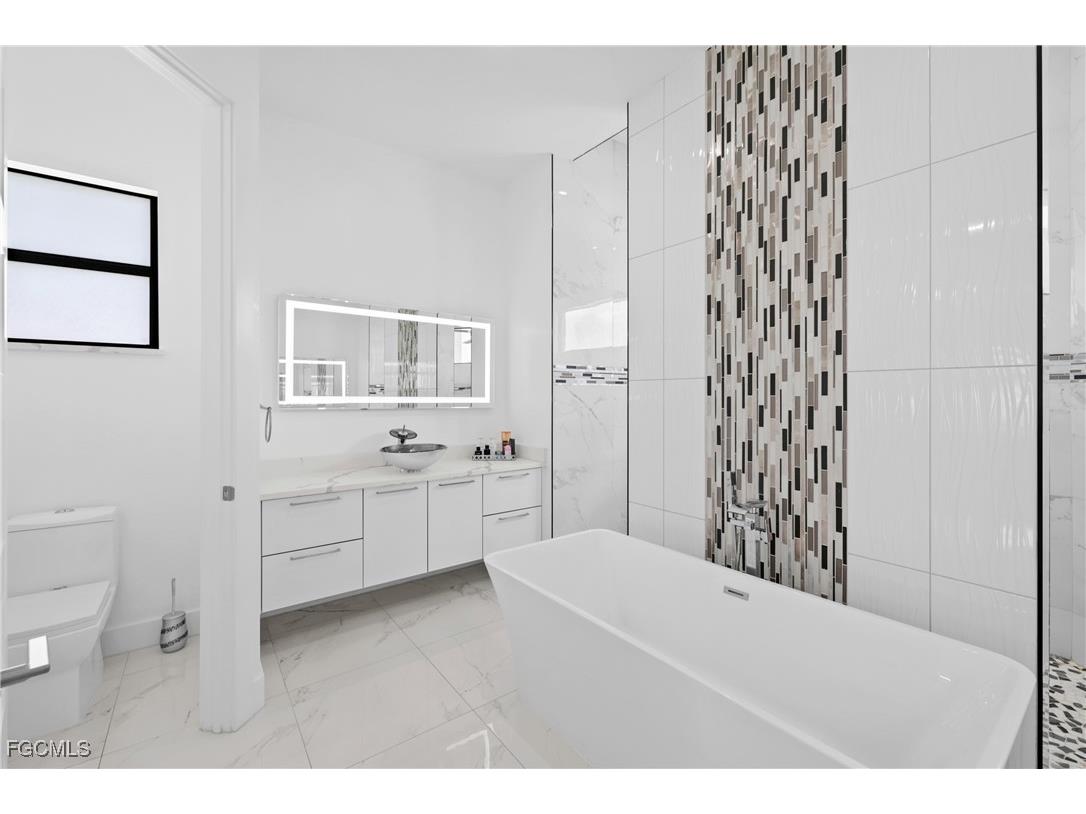 140 SE 16th Street Cape Coral FL 33990 2025010669 image17