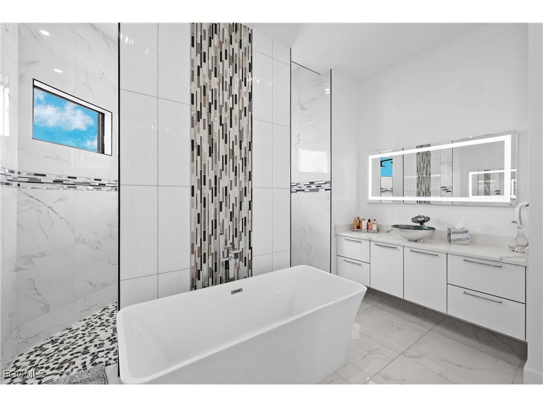 140 SE 16th Street Cape Coral FL 33990 2025010669 image18