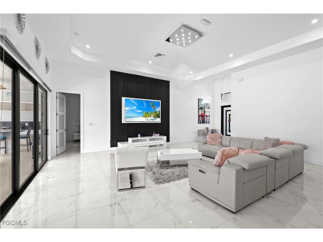 140 SE 16th Street Cape Coral FL 33990 2025010669 image7