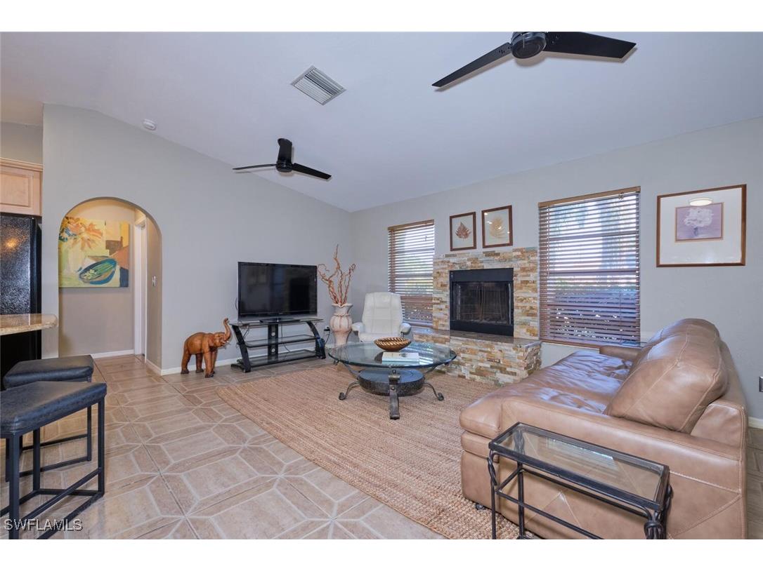 140 SE 8th Street Cape Coral FL 33990 225065007 image4