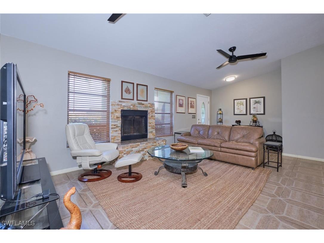 140 SE 8th Street Cape Coral FL 33990 225065007 image5