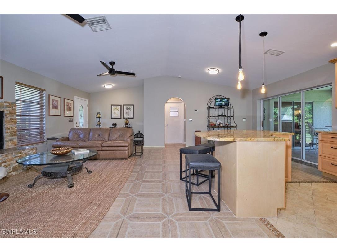 140 SE 8th Street Cape Coral FL 33990 225065007 image7