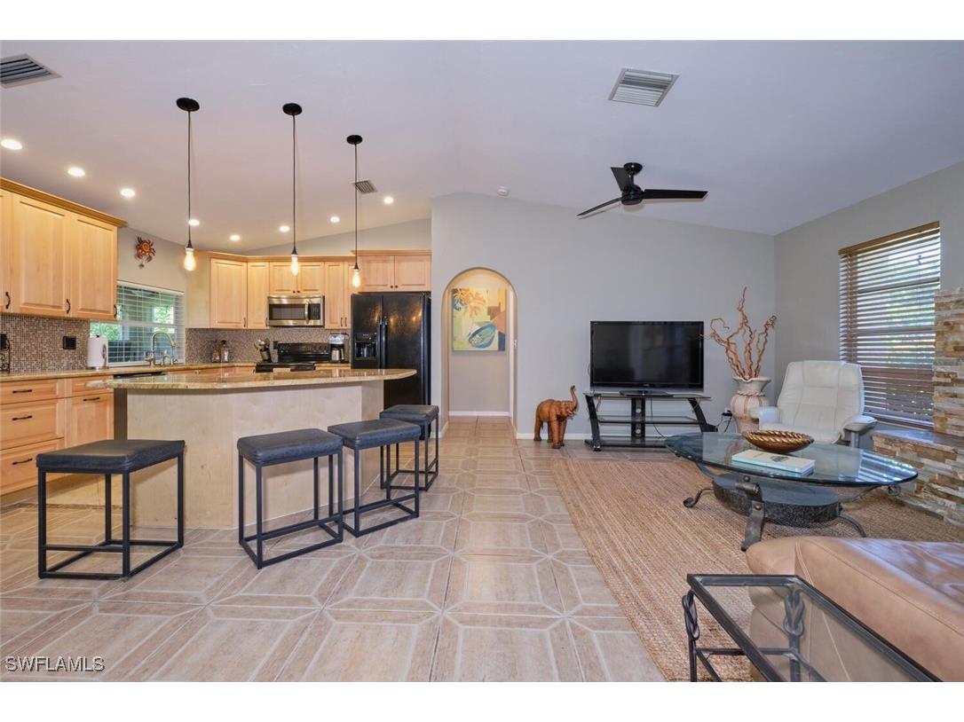 140 SE 8th Street Cape Coral FL 33990 225065007 image9