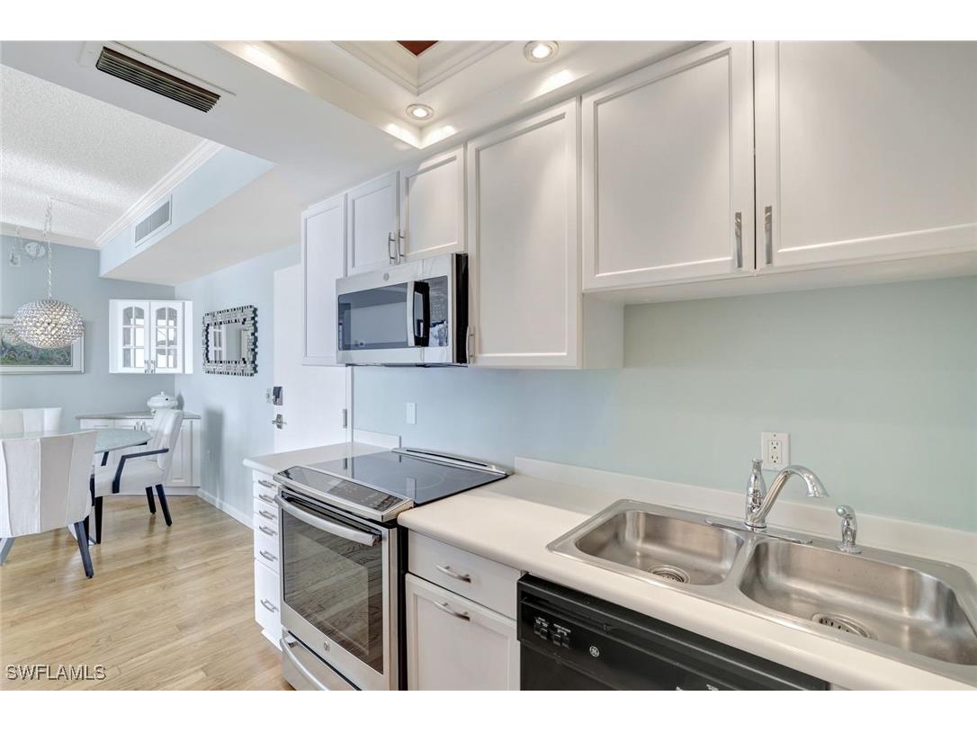 140 Seaview Court #PH 1803N Marco Island FL 34145 225076996 image13