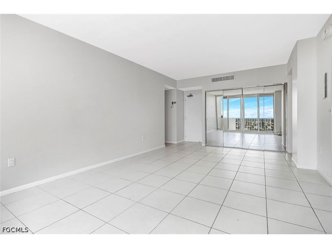 140 Seaview Court #1504S Marco Island FL 34145 2026019489 image5