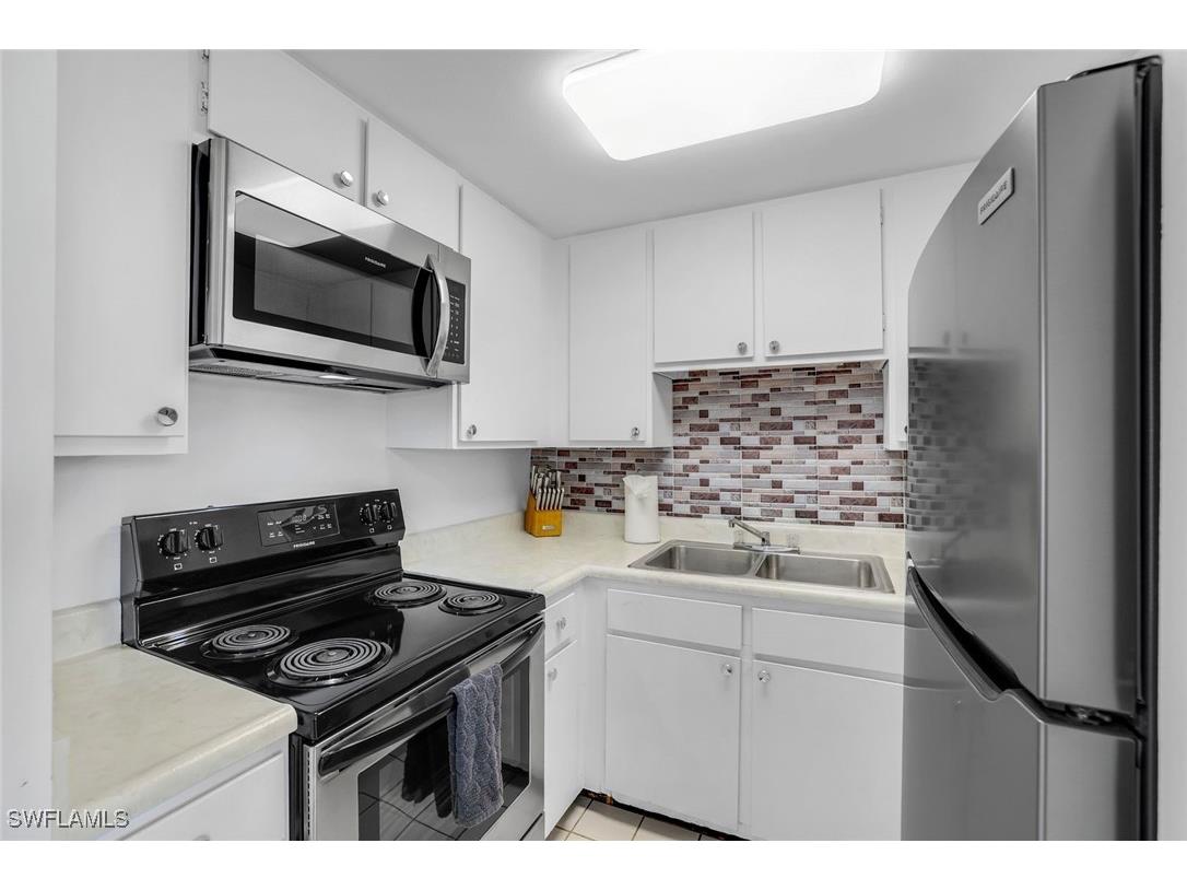 140 Seaview Court #204S Marco Island FL 34145 225076486 image4