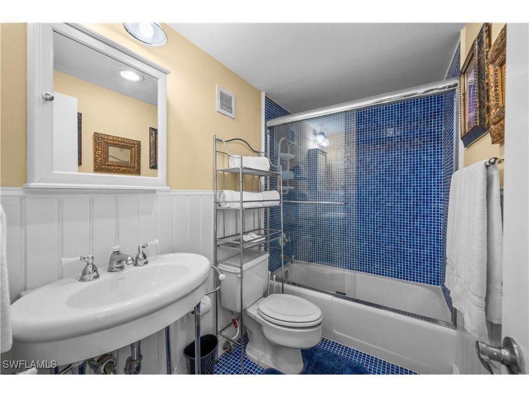 140 Seaview Court #302N Marco Island FL 34145 225020356 image6