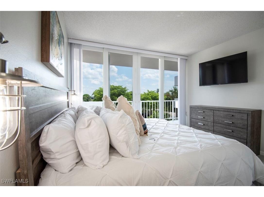 140 Seaview Court #304S Marco Island FL 34145 225082621 image10