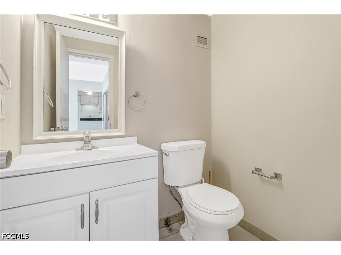 140 Seaview Ct Seaview Court #1504 Marco Island FL 34145 2026019657 image17