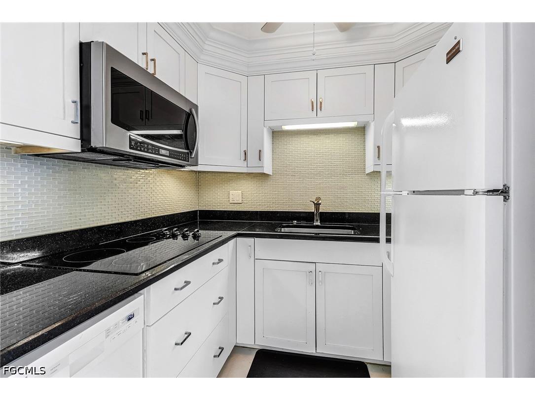 140 Seaview Ct Seaview Court #1504 Marco Island FL 34145 2026019657 image9