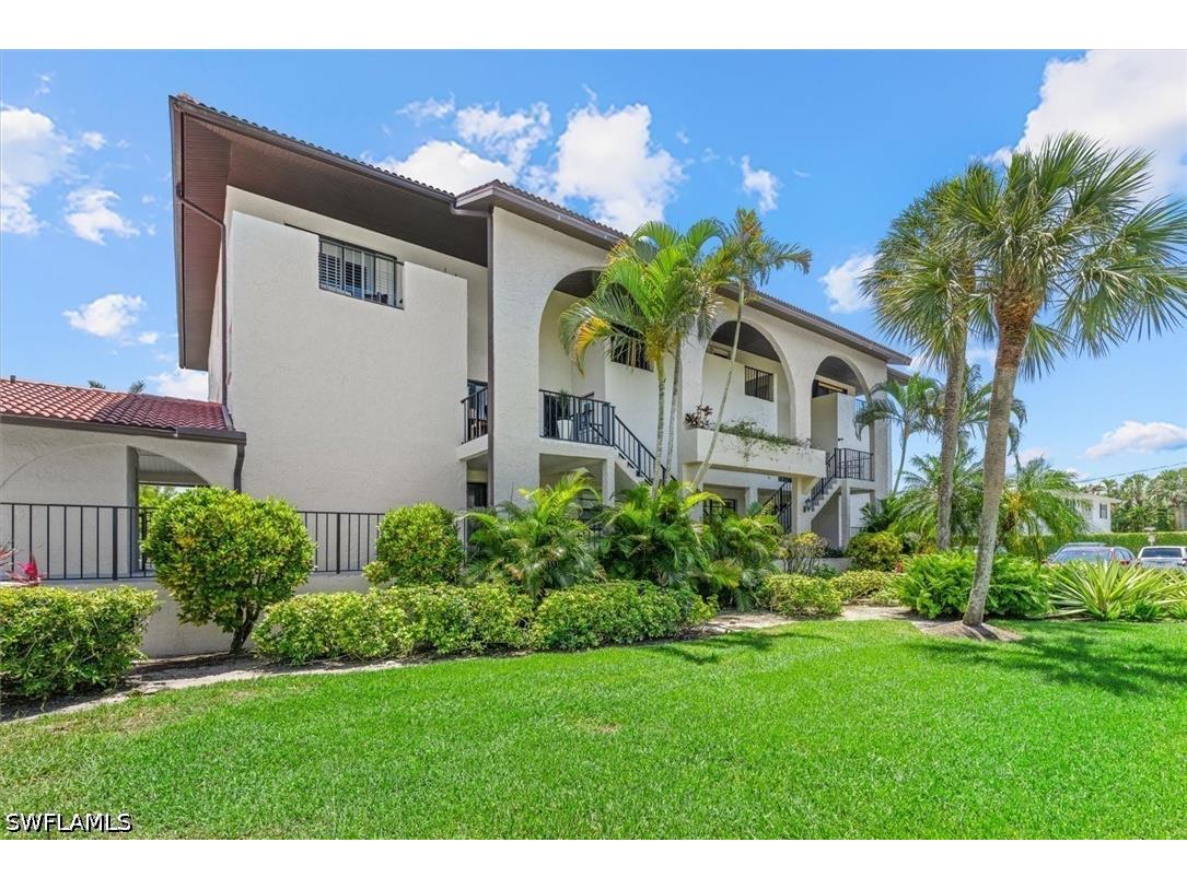 1400 Blue Point Avenue #104 Naples FL 34102 226018629 image2