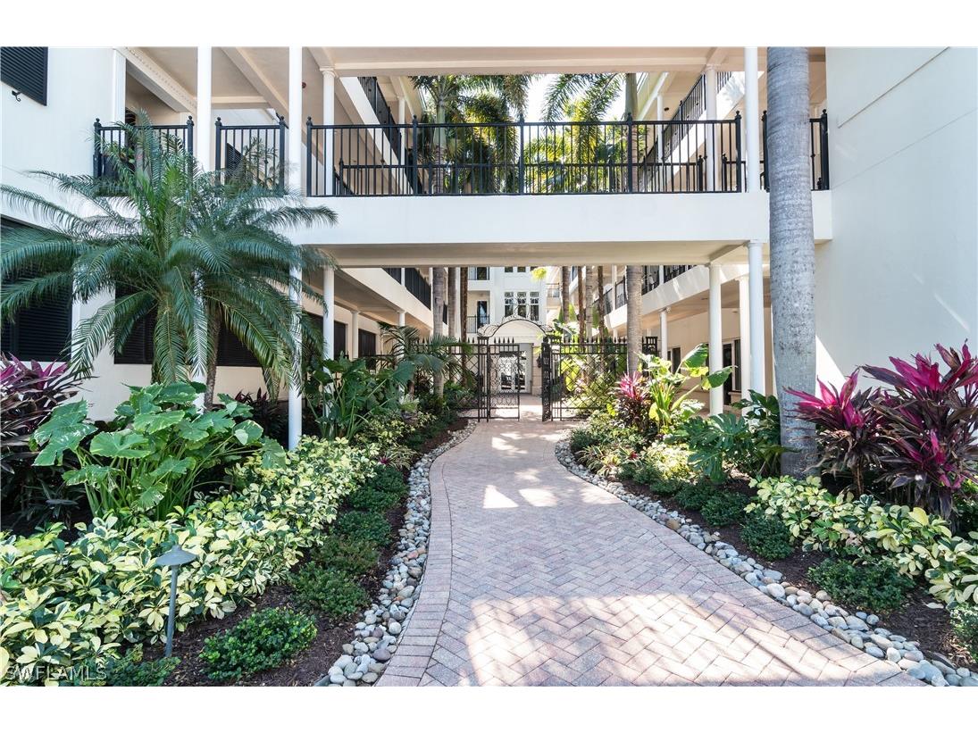 1400 Gulf Shore Boulevard N #307 Naples FL 34102 226003065 image1