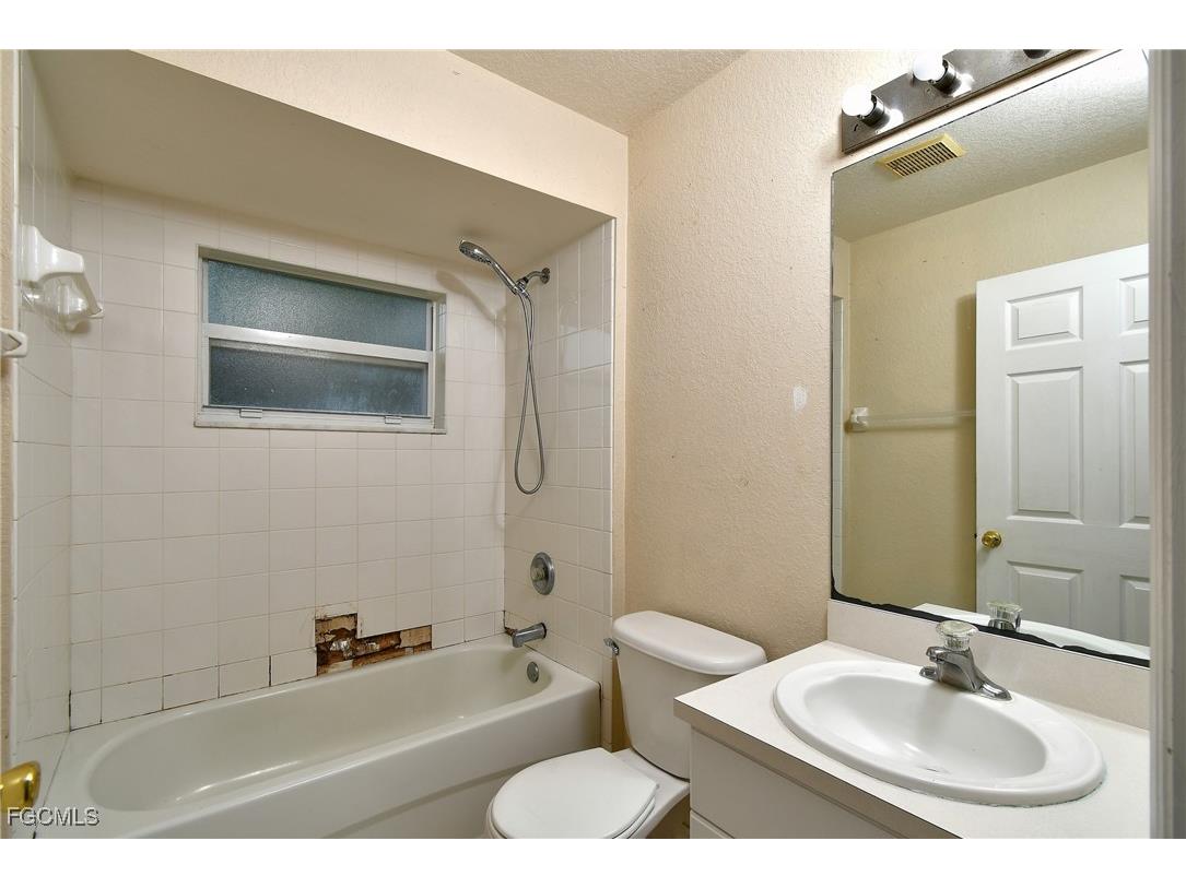 1400 Sunniland Boulevard Lehigh Acres FL 33971 2025014859 image21