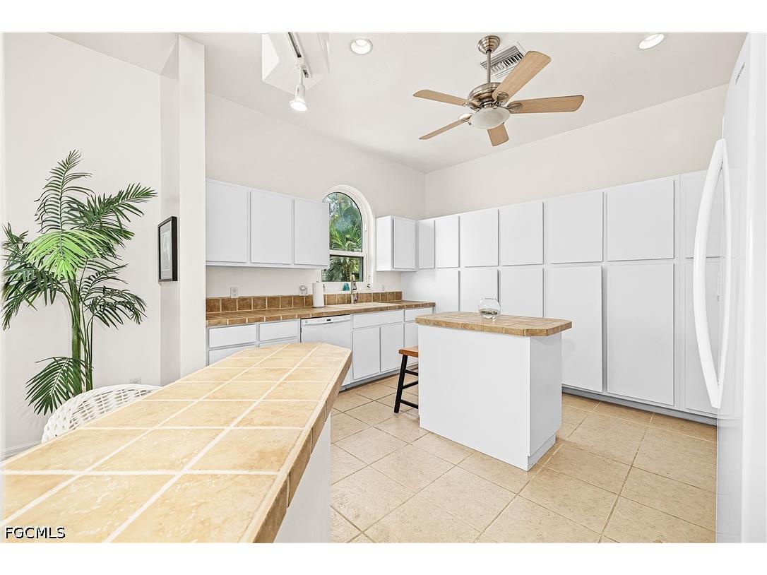 14000 Clubhouse Drive Bokeelia FL 33922 2026018879 image15