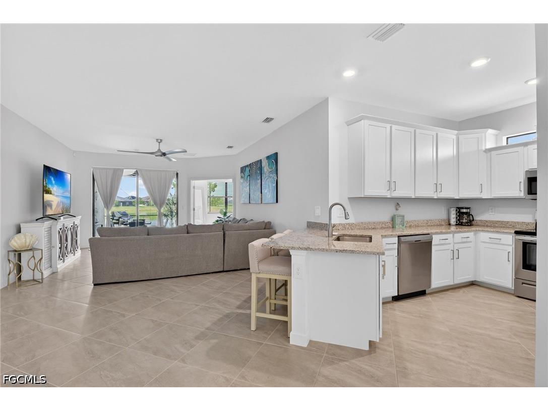 14001 Hunter Oak Drive Fort Myers FL 33913 2026024119 image3