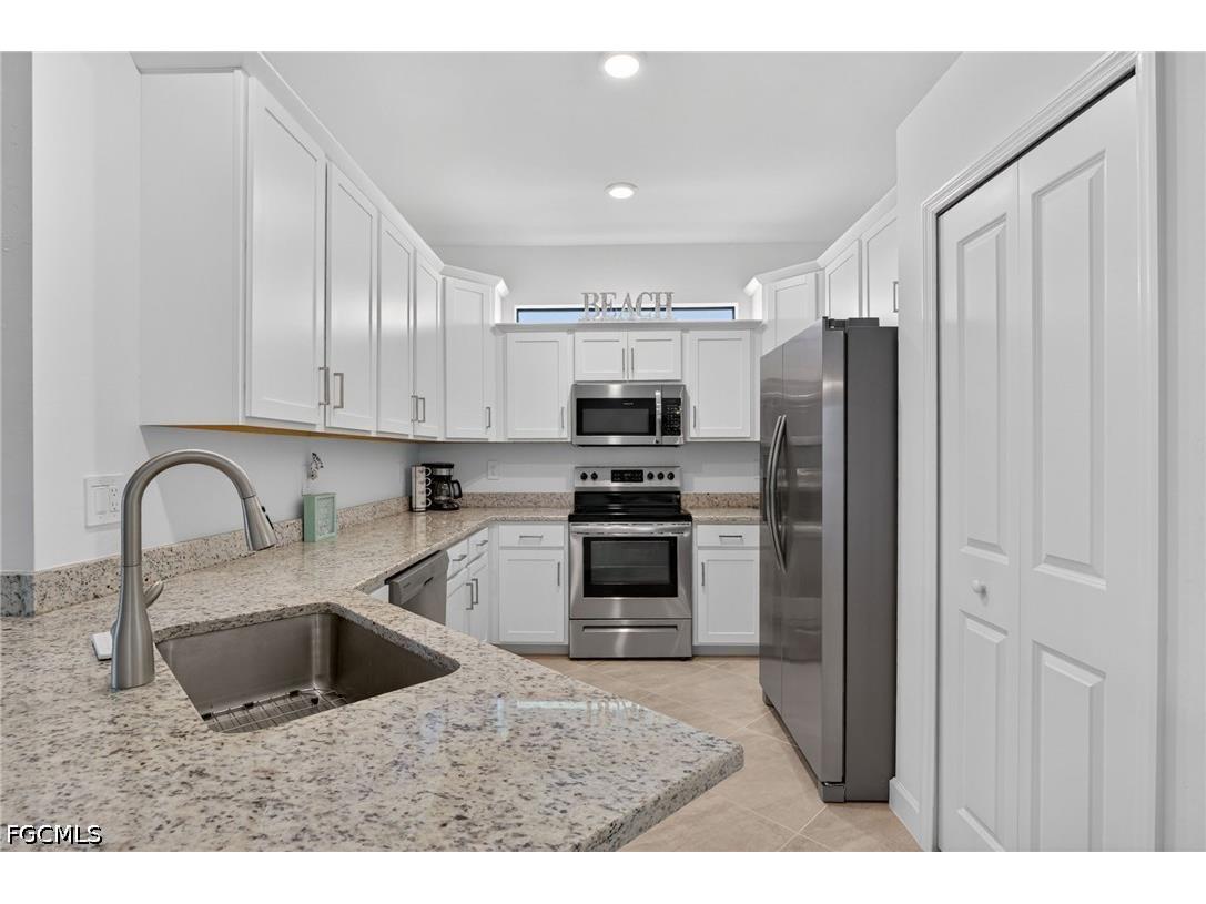 14001 Hunter Oak Drive Fort Myers FL 33913 2026024119 image9