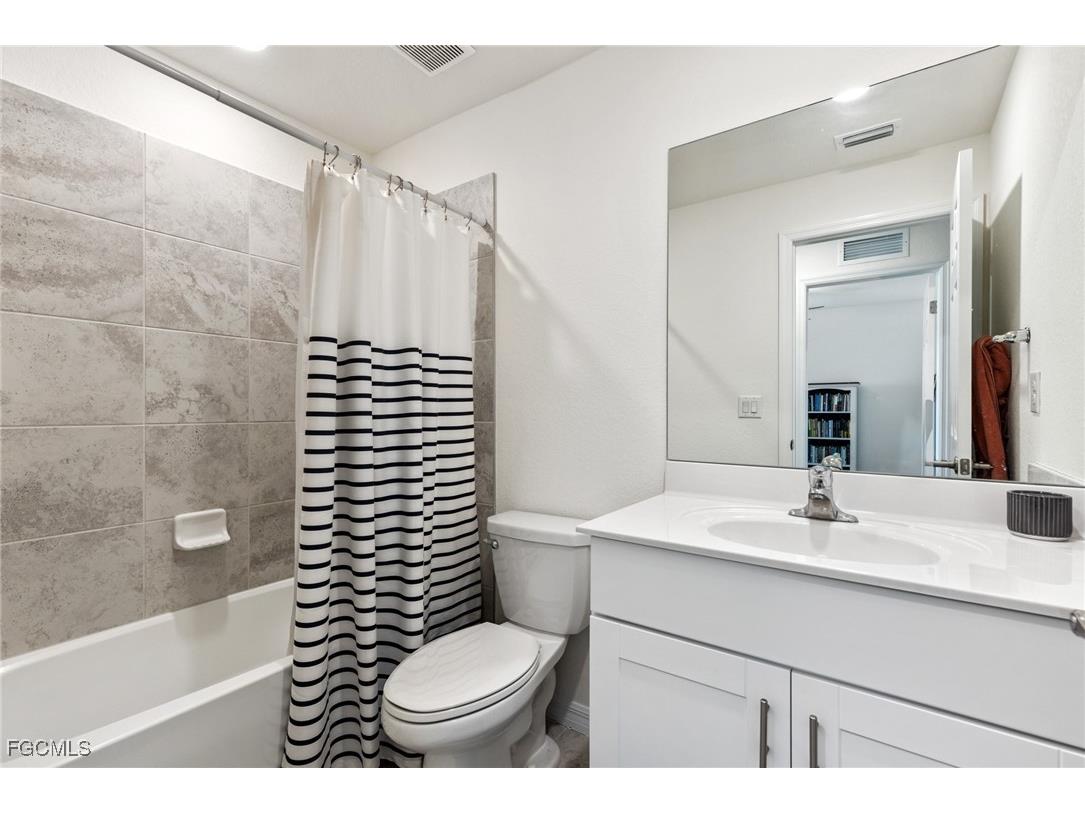 14013 Oviedo Place Fort Myers FL 33905 2025014963 image19