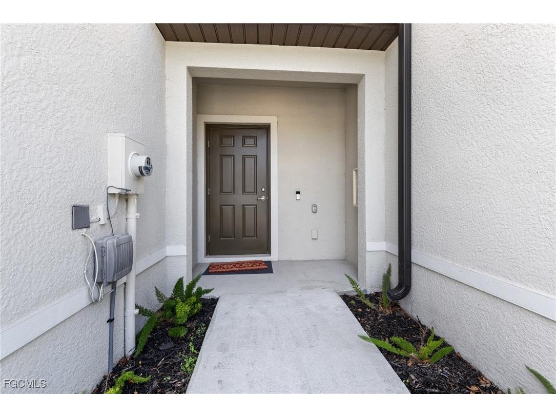 14013 Oviedo Place Fort Myers FL 33905 2025014963 image2