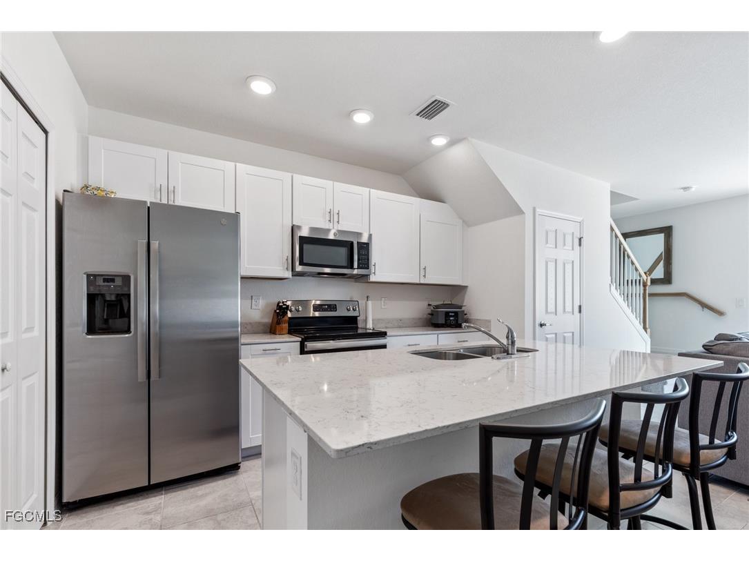 14013 Oviedo Place Fort Myers FL 33905 2025014963 image7