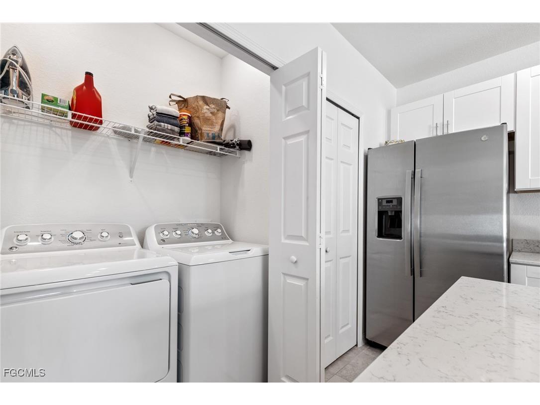 14013 Oviedo Place Fort Myers FL 33905 2025014963 image8