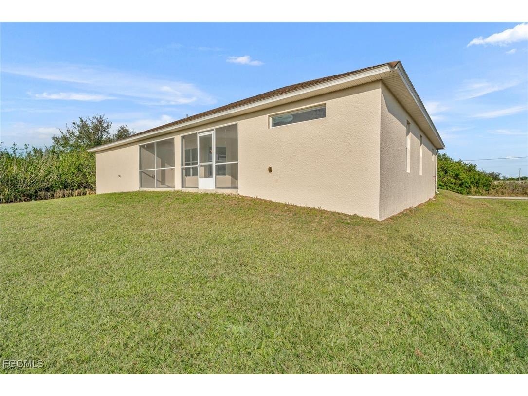 1402 Fred Avenue S Lehigh Acres FL 33976 2026005565 image2