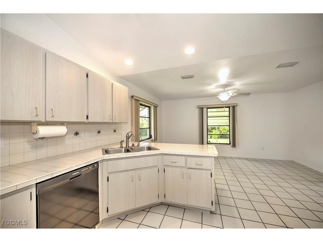 1402 SW 1st Avenue Cape Coral FL 33991 2025017058 image12