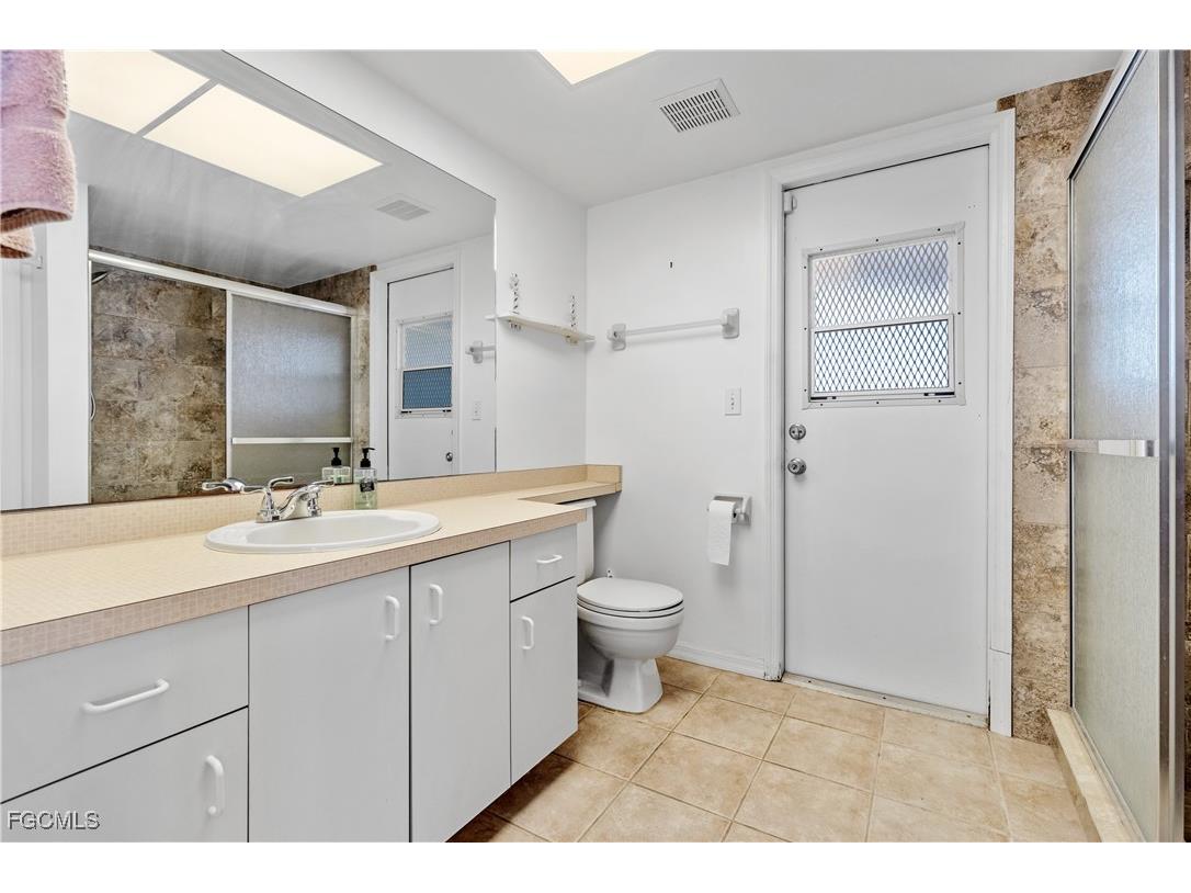 1402 SW 4th Avenue Cape Coral FL 33991 2025001118 image12