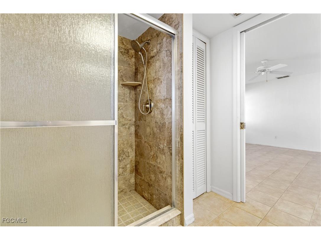 1402 SW 4th Avenue Cape Coral FL 33991 2025001118 image13