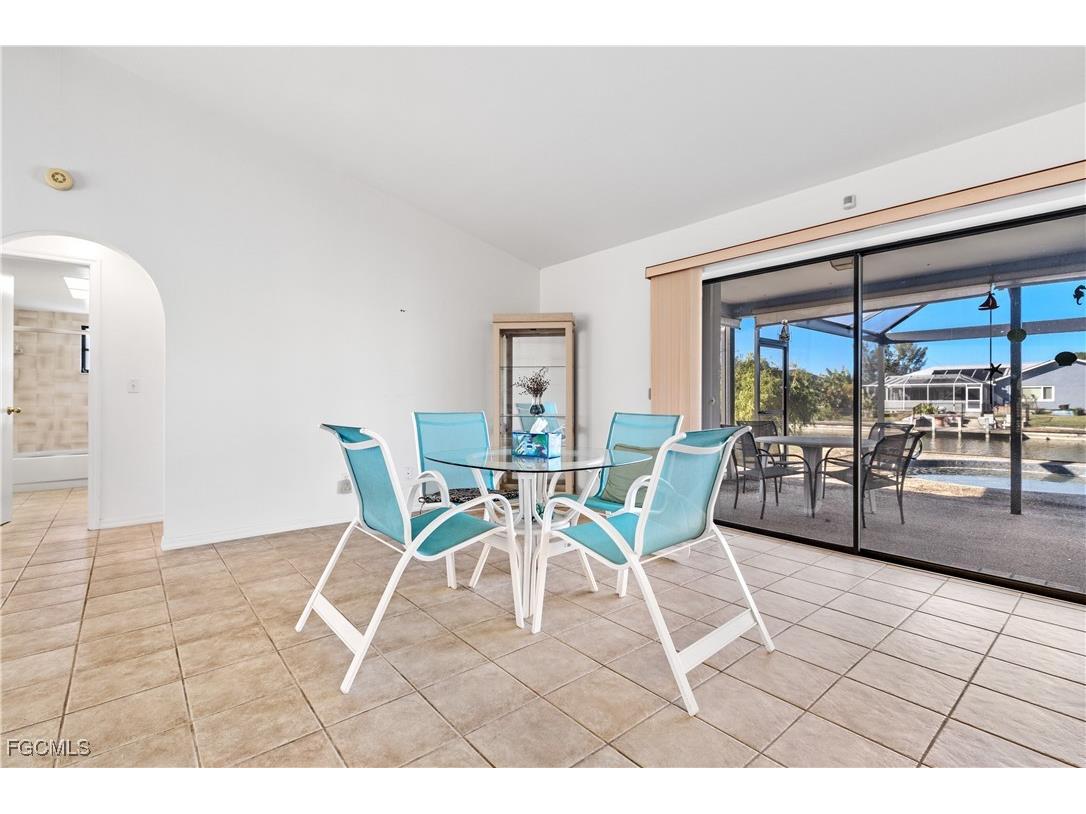 1402 SW 4th Avenue Cape Coral FL 33991 2025001118 image18